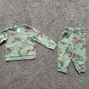 FINAL SALE 3/31/26 Carter’s Baby Camo Print Matching Sweatsuit, Size 24 Months